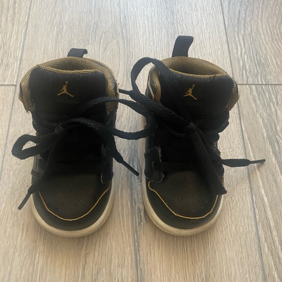 Nike Jordan - Size 4C - Picture 2 of 11